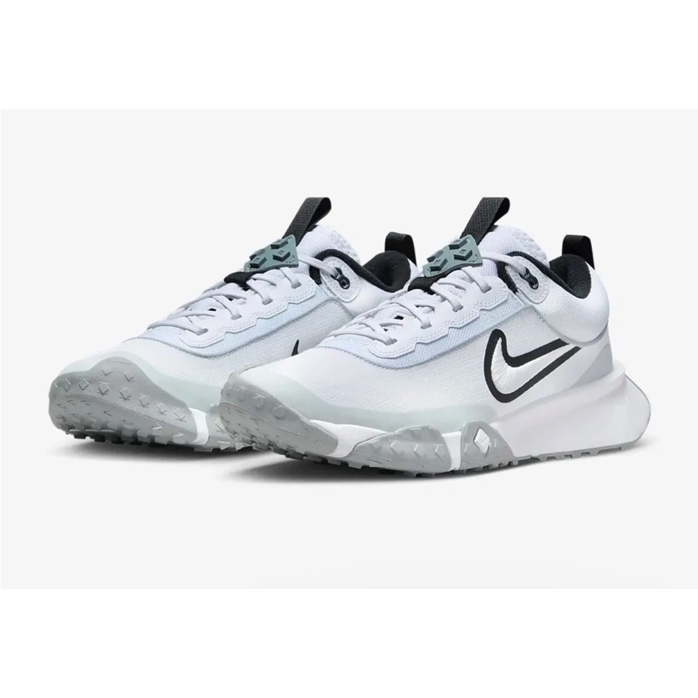 Nike Men’s Air Diamond Varsity Turf Baseball Shoes - size 10 - White
